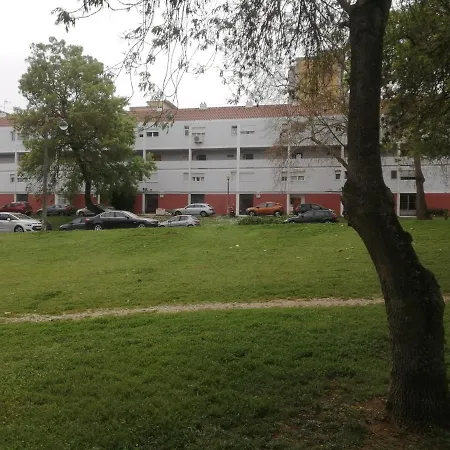 Encarnacao Metro 2 Apartman Lisboa